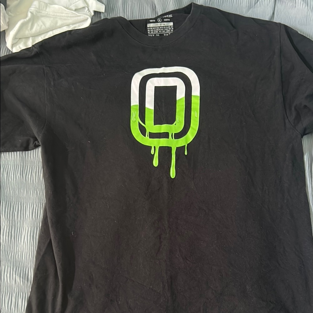 Black and Green Graphic Men's Shirt